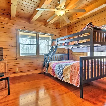 Cozy Log Home Centrally Located And Pet Friendly!